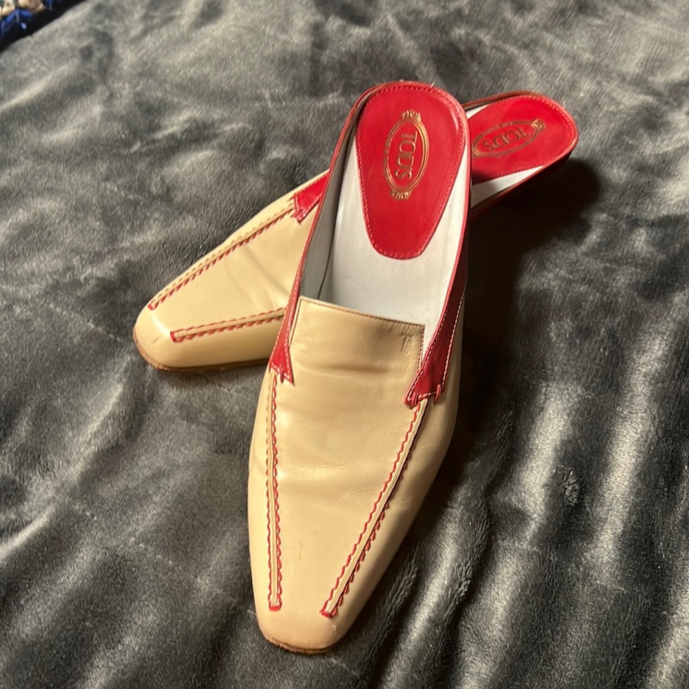 Tod’s Kitten Heels